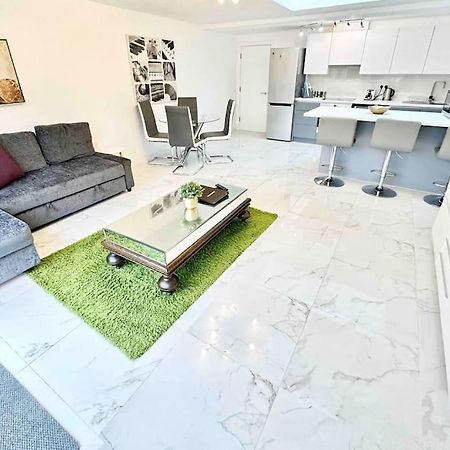 Paradigm House, Stunning 2-Bedroom Apartment 1, Free Parking, Оксфорд Екстериор снимка